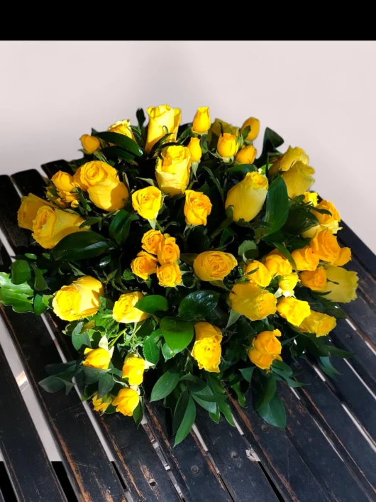Golden Glow yellow roses arrangement by RosaBella Flowers
